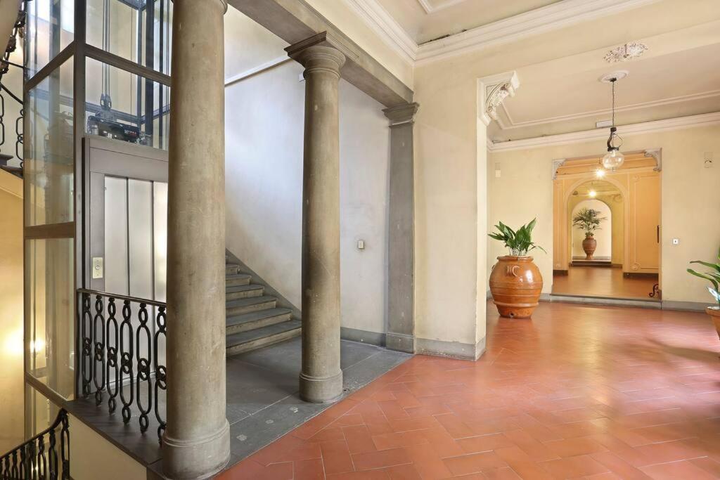 Palazzo Borghese 2 Bedroom Флоренция Екстериор снимка